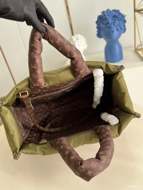 WIS GM LOUIS VUITTON ONTHEGO 0422